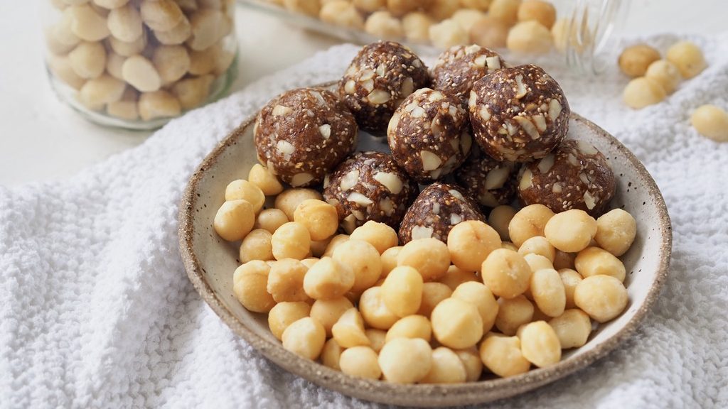 Healthy snack of macadamia nuts