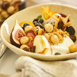 1811 Breakfast bowl with macadamia maple cardamom, flaked coconut and fig crunch (12)