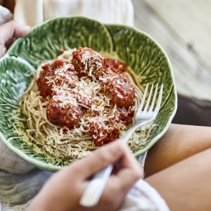 1811 Spaghetti with macadamia 'nutballs' (7)