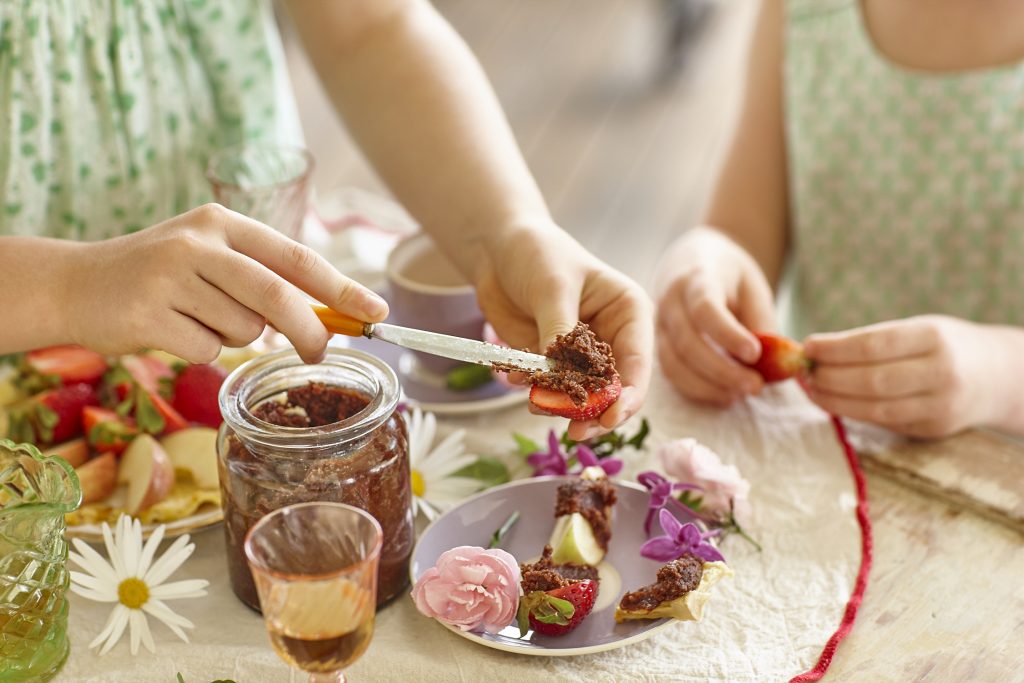 Macadamia, coconut and chocolate spread - Australian Macadamias