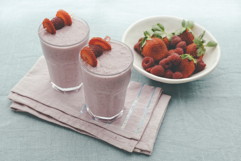 Mac-berry smoothie - Australian Macadamias