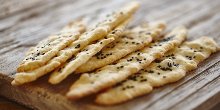 Macadamia and cheese crisps - Australian Macadamias