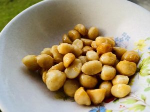 Honey roasted macadamias