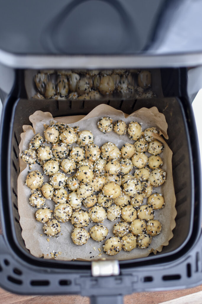 Roasted macadamias in the air frier