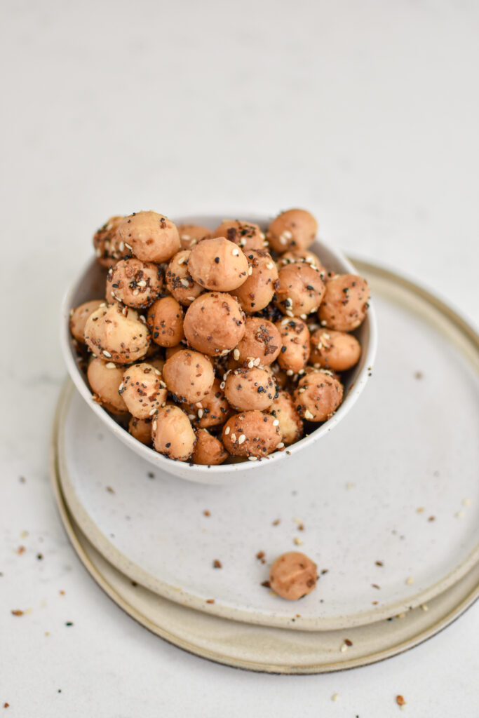 Bagel seasoned macadamia nuts