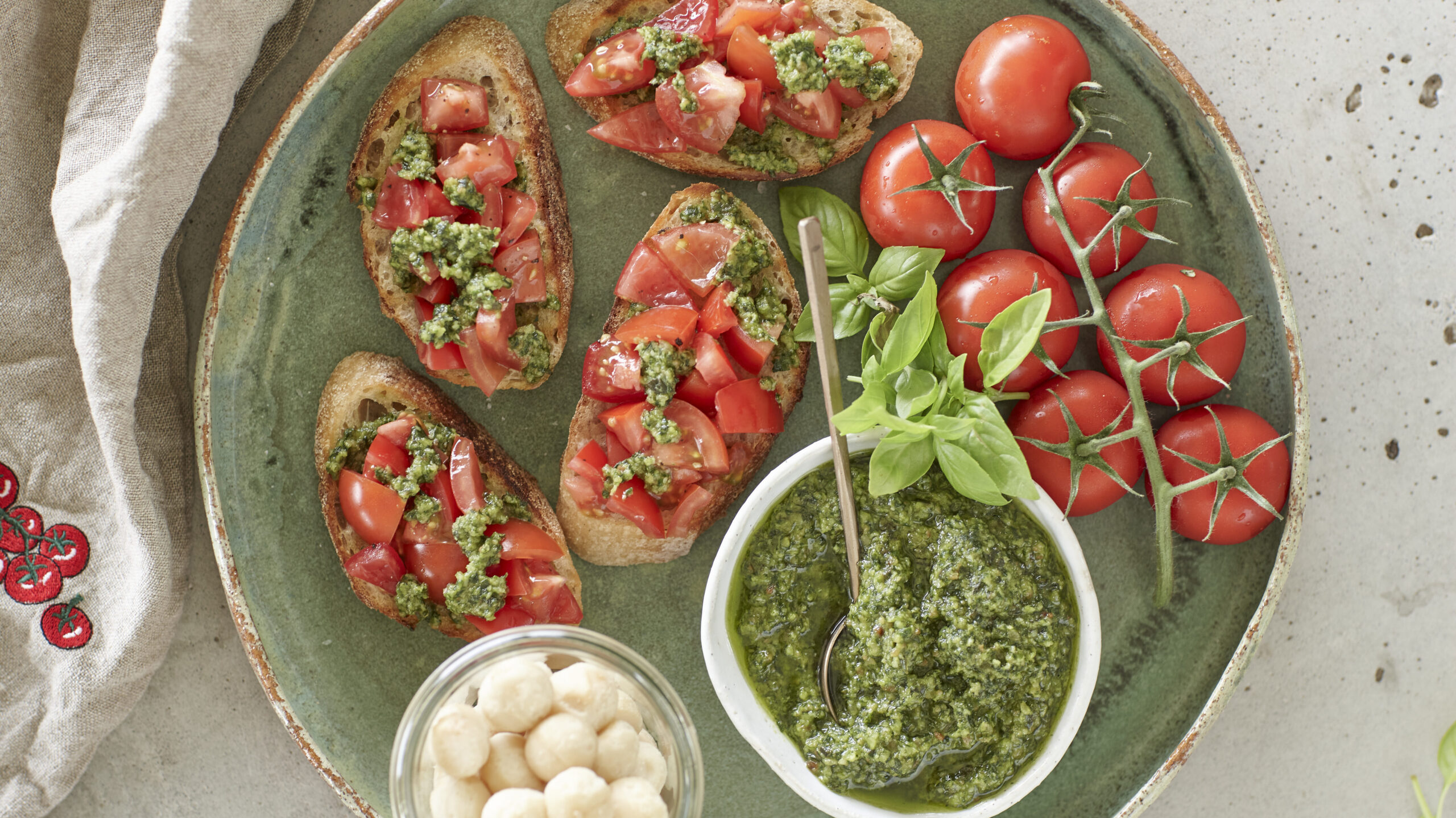 tomato bruschetta with macadamia pesto