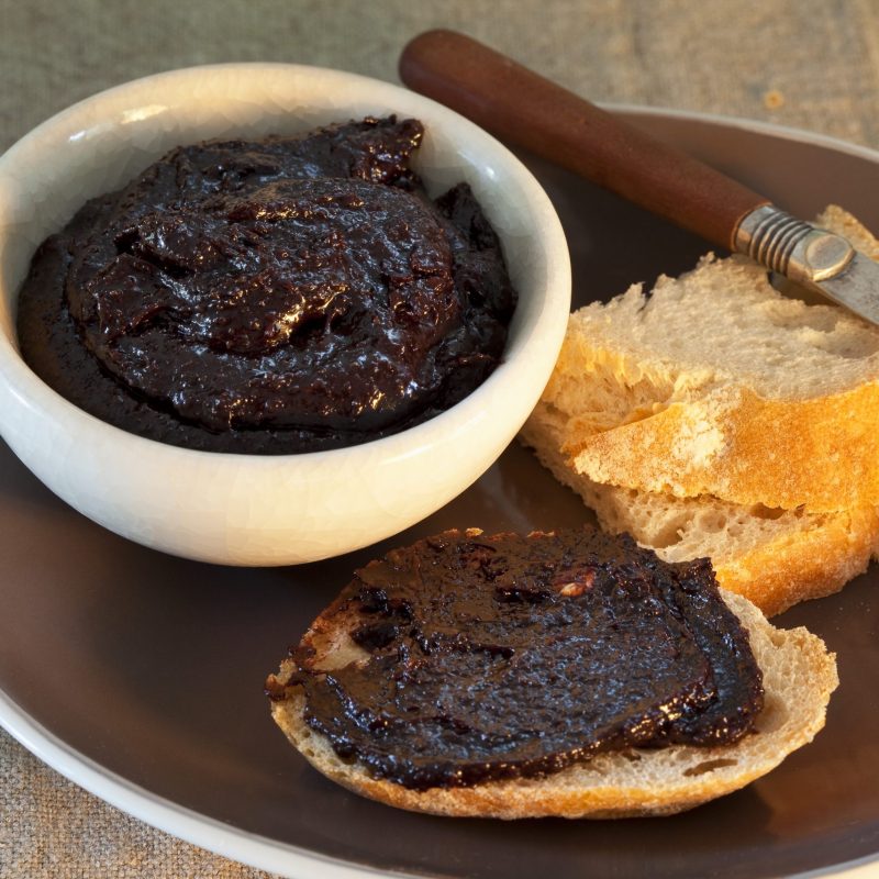 Wicked chocolate and macadamia spread