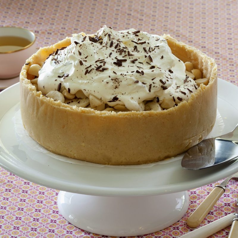 Macadamia banoffee pie