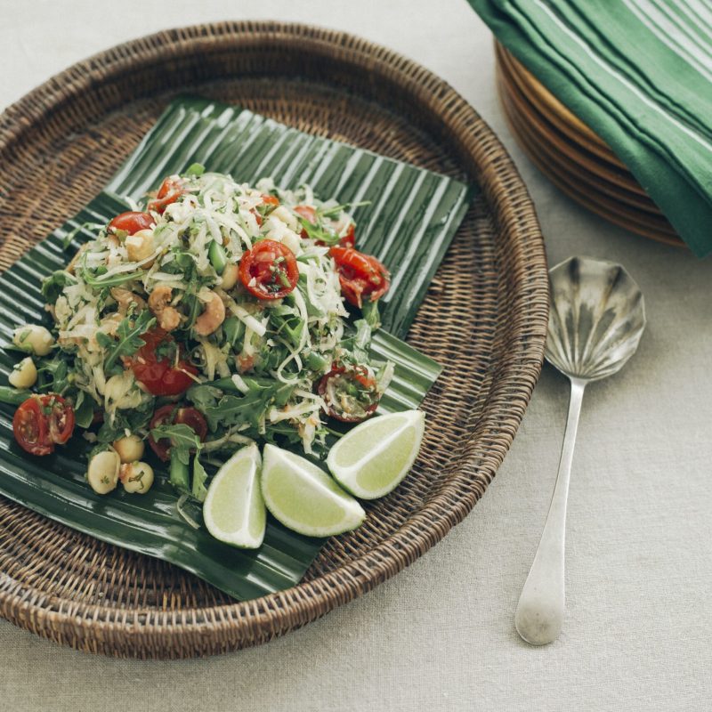 Green papaw and macadamia salad