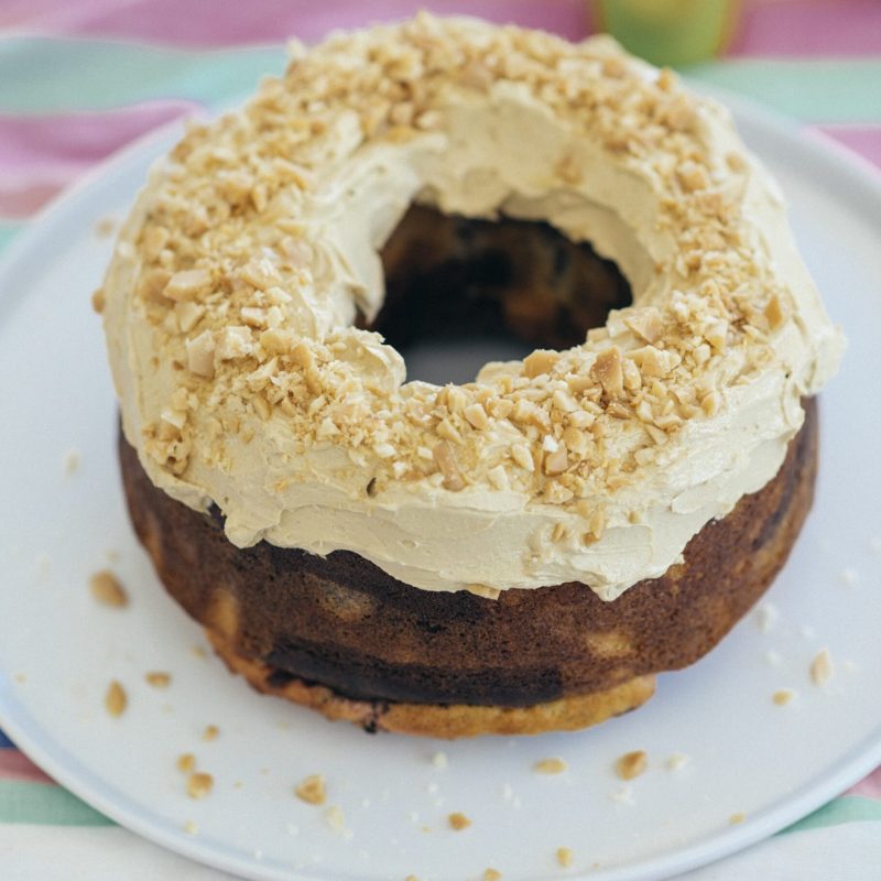 Macadamia and caramel frosting