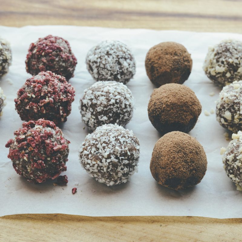 Macadamia bliss balls