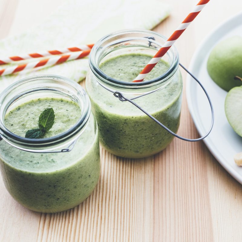 Macadamia green smoothie recipe