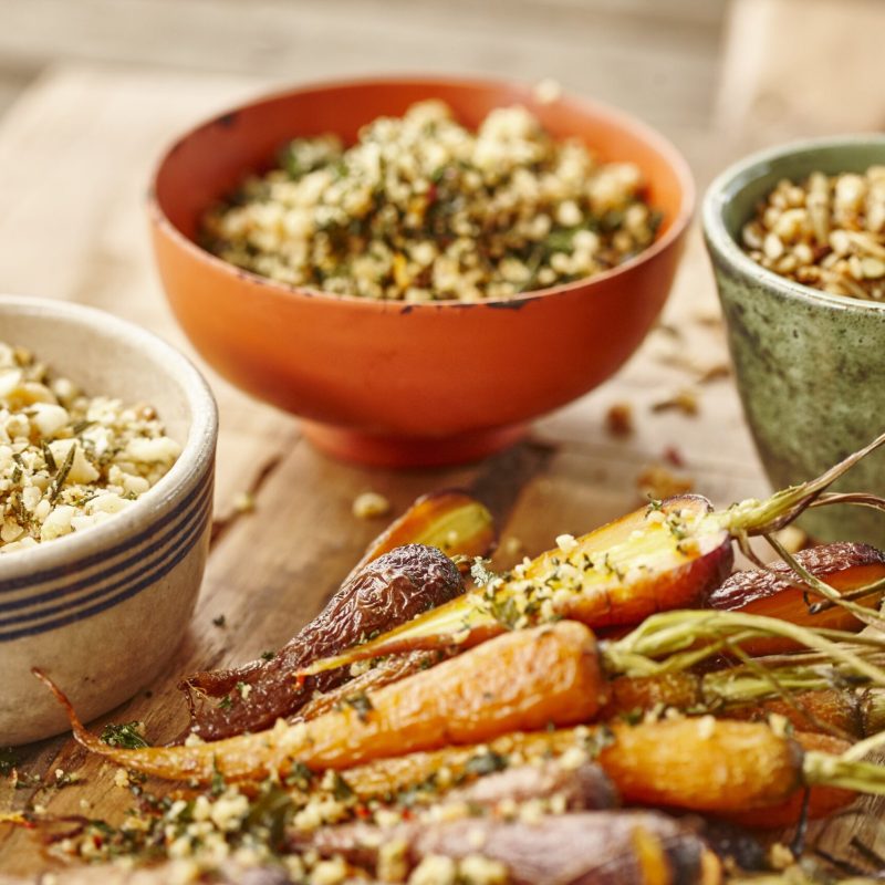 Savoury macadamia sprinkles