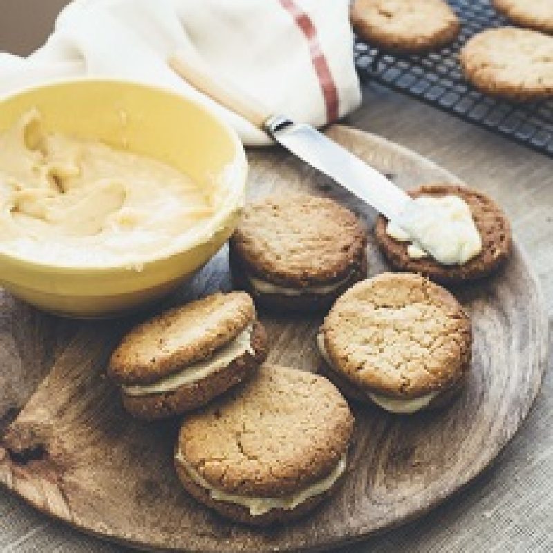 Macadamia biscuits with macadamia butter