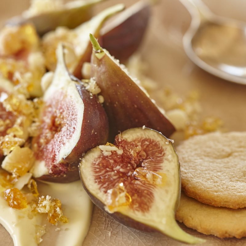 Fresh figs with macadamia praline
