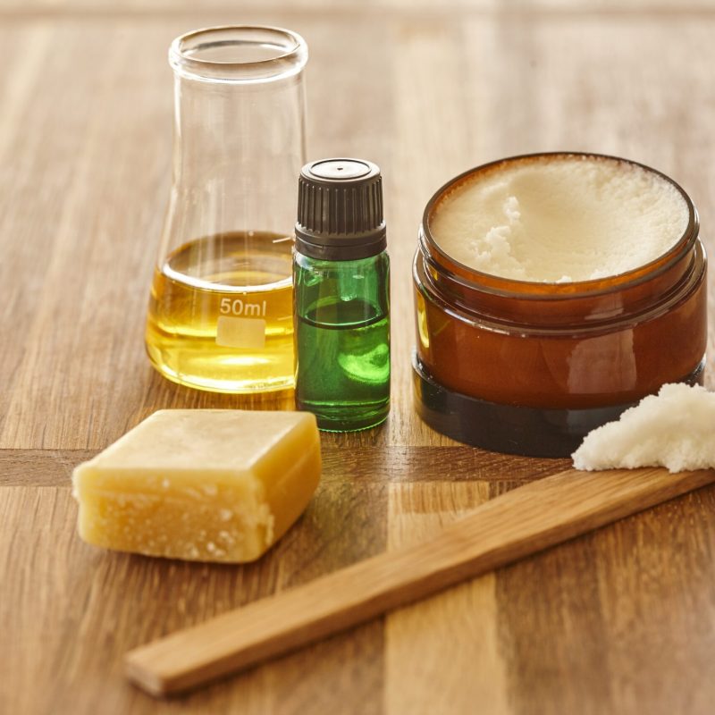 Make your own macadamia lip balm