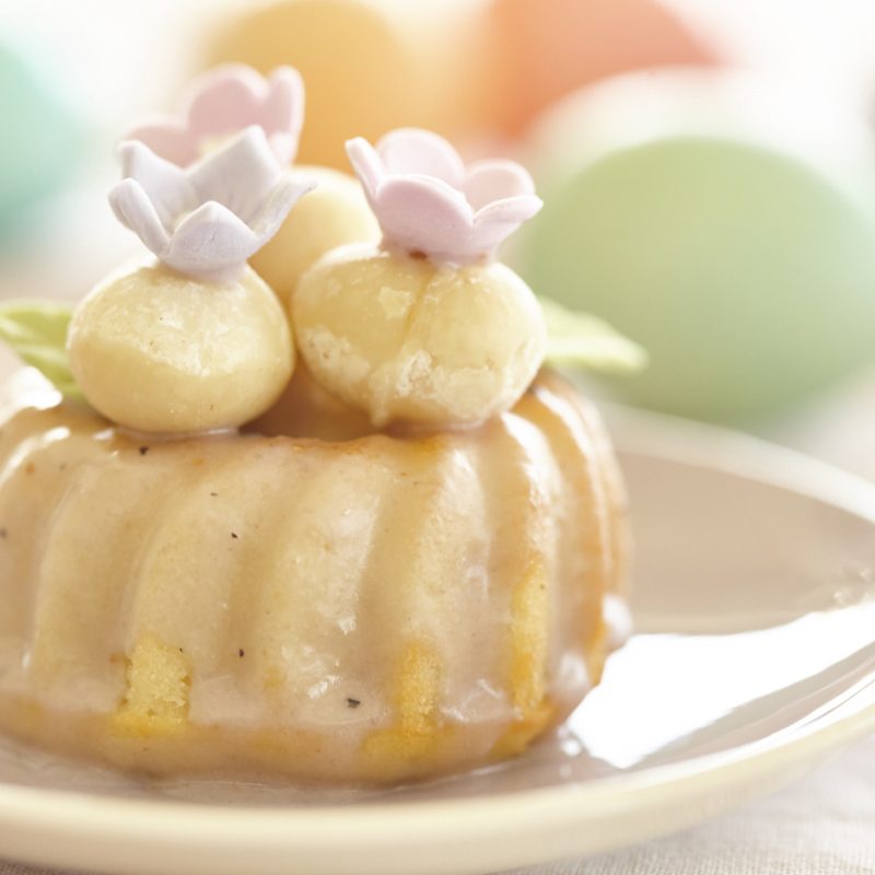 1811 Macadamia mini bundt cakes with macadamia 'Easter eggs' (17)