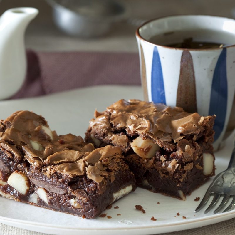 Chocolate-macadamia-brownie