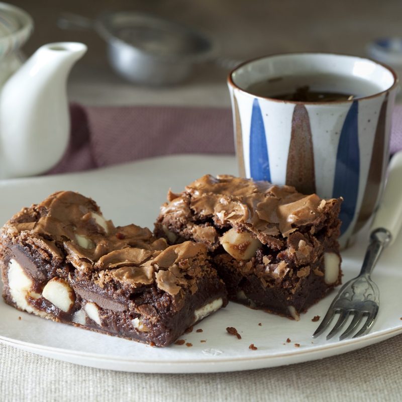 Chocolate-macadamia-brownie