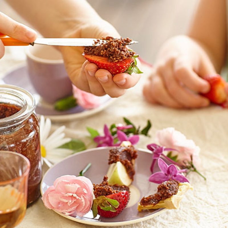 Macadamia, coconut and chocolate spread